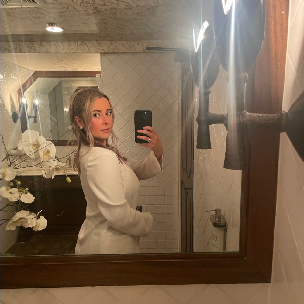 Meet your Posher, Hailey